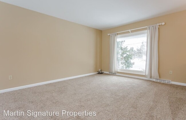 Building Photo - 3 br, 1.5 bath House - 1314 Michigan Ave