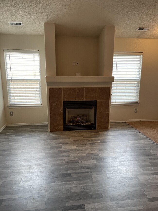 Building Photo - 9411 Mogollon Dr NW