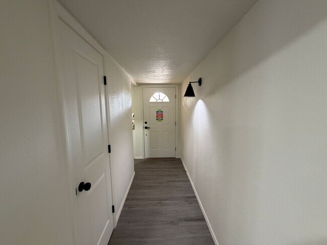 Foto del edificio - 3 Bedroom Single Story Home Available Near Unser Blvd NW & Paradise Blvd NW!