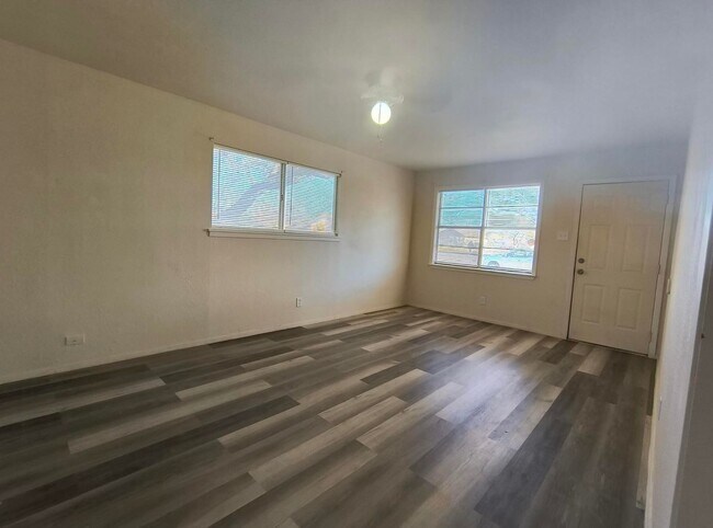 Foto del edificio - Cozy 2 bedroom, 1 bath home AVAILABLE NOW!