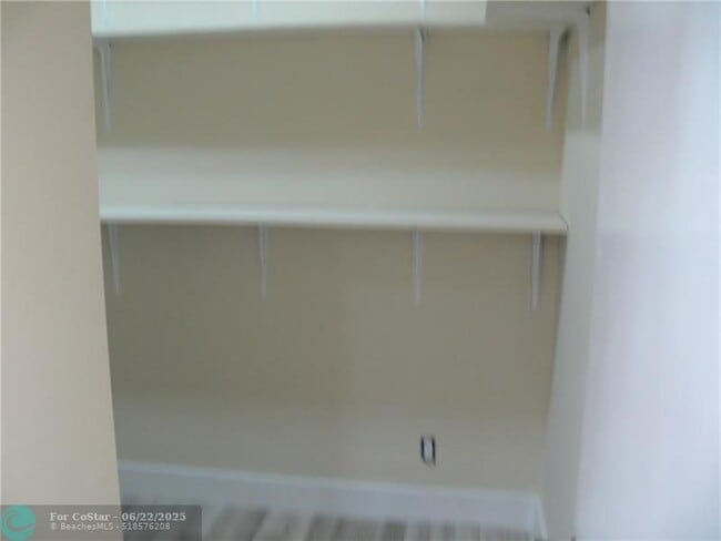 Foto del edificio - 7191 SW 14th St