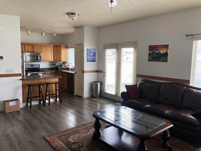 Foto del edificio - 1641 Wynview Ln