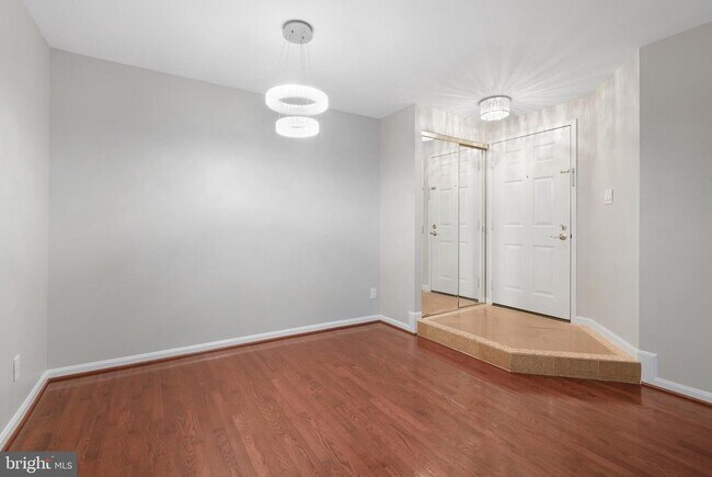 Foto del edificio - 5932 Cove Landing Rd