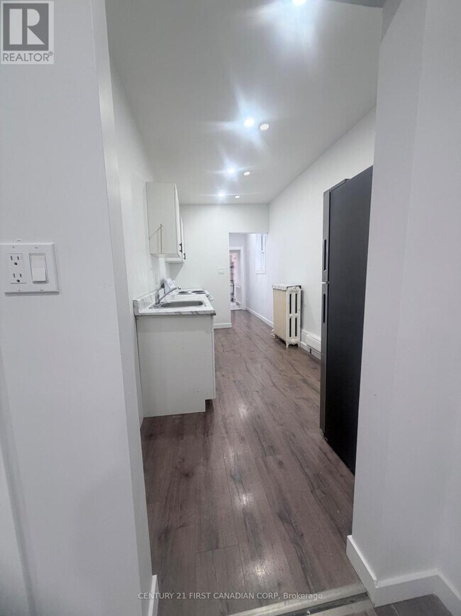 Photo du bâtiment - 411 Main St S