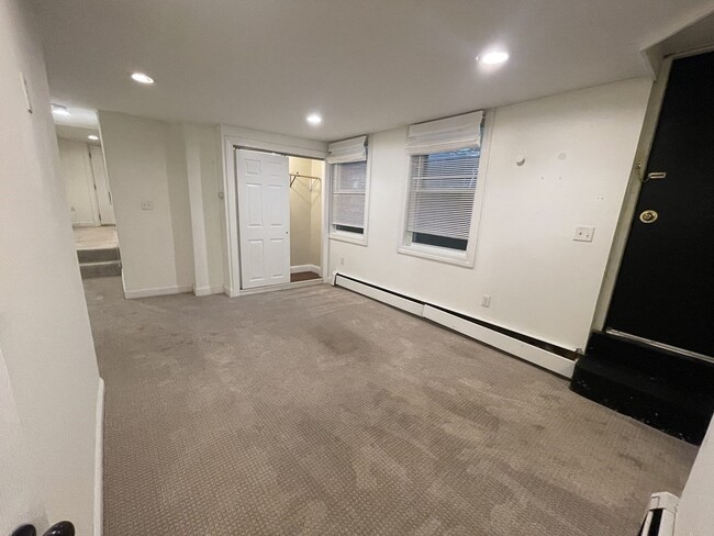 Building Photo - 61 Pinckney St