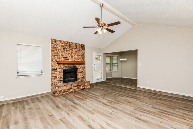 Foto del edificio - 402 Sunnyview Ct