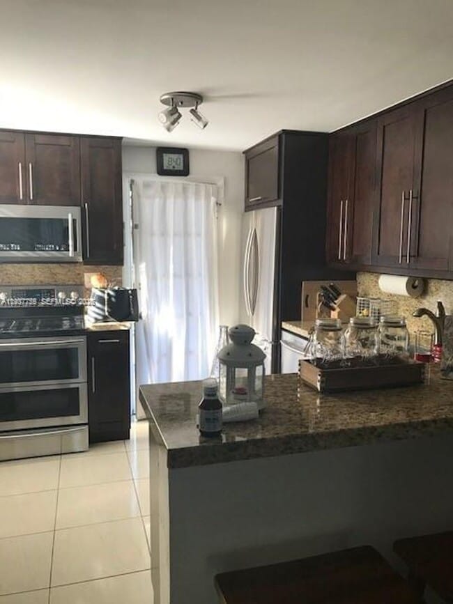 Photo - 10794 N Kendall Dr House