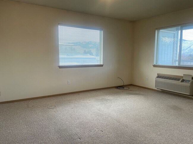 Foto del edificio - 595 Eastmont Ave