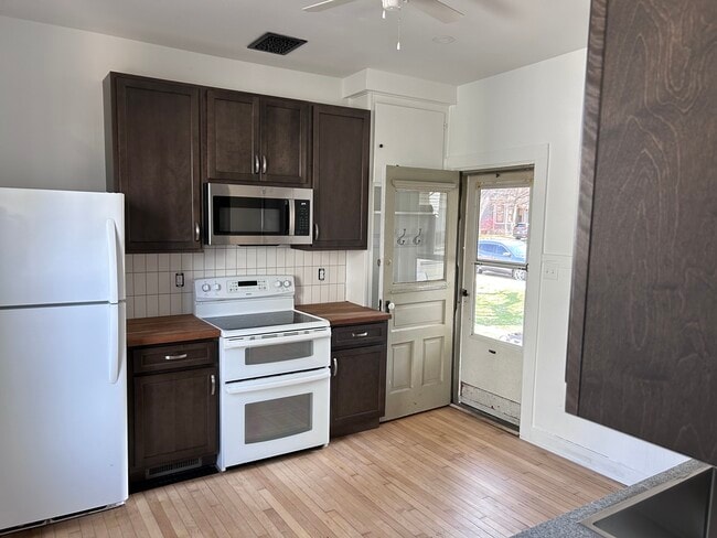 Kitchen - 701 Oakland Ave