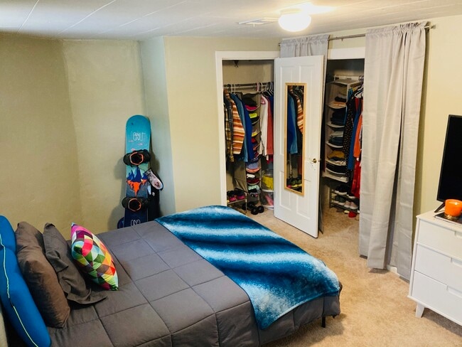 2 large closets - 1018 Pine St