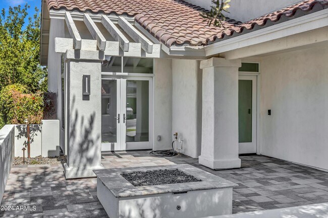 Building Photo - 16015 N 48th Pl