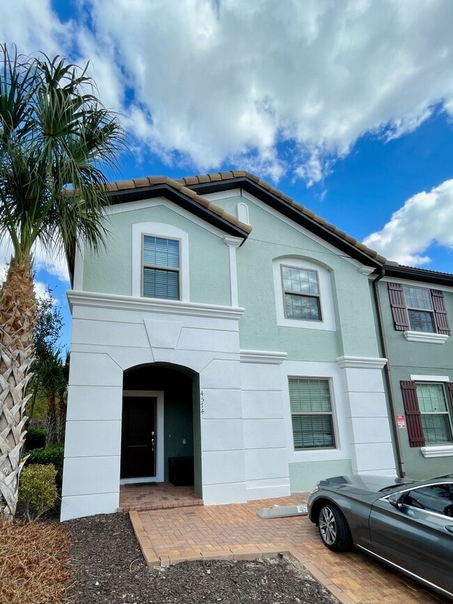 Spacious 5-Bed / 4.5-Bath Townhome w/ Private Pool & Sundeck in Gated Oakmont at Solterra Near Di... - Spacious 5-Bed / 4.5-Bath Townhome w/ Private Pool & Sundeck in Gated Oakmont at Solterra Near Di...