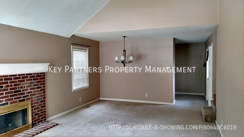 Foto principal - 8602 W 109th - Updated, spacious duplex fo...