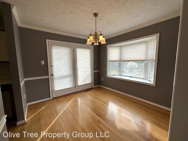 Building Photo - 3 br, 3.5 bath House - 323 Tudor Drive