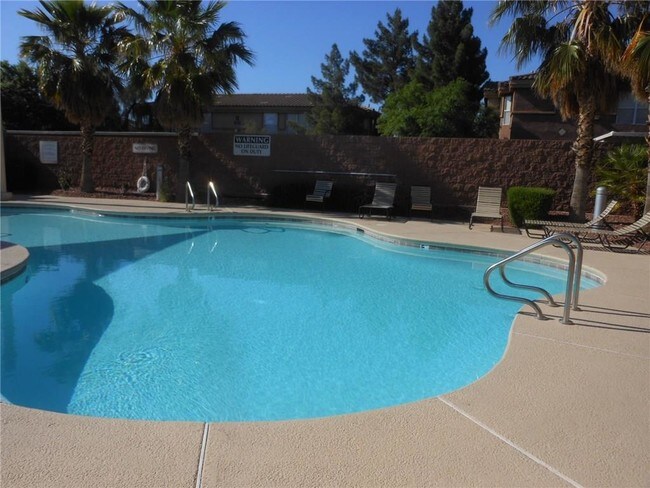 Foto del edificio - 982 Ashford Hollow Ave