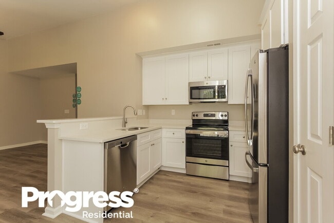 Building Photo - 2115 Cool Springs Ct