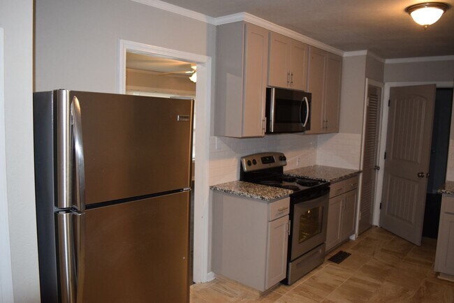 Foto del edificio - Cozy Comfort in a Great Location: Spacious...