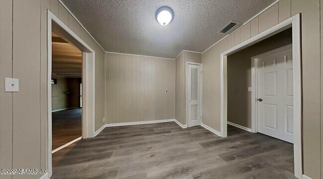 Foto del edificio - 6955 Miss Muffet Ln S