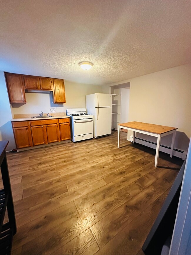 Building Photo - 139 Princeton St