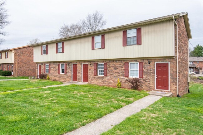 Building Photo - 209 Landings Dr