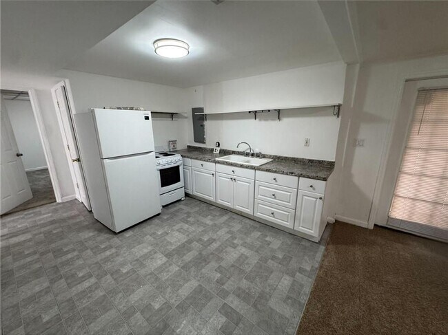 Building Photo - 956 Slash Pine Rd