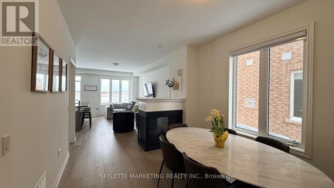 Photo du bâtiment - 83 Picardy Dr