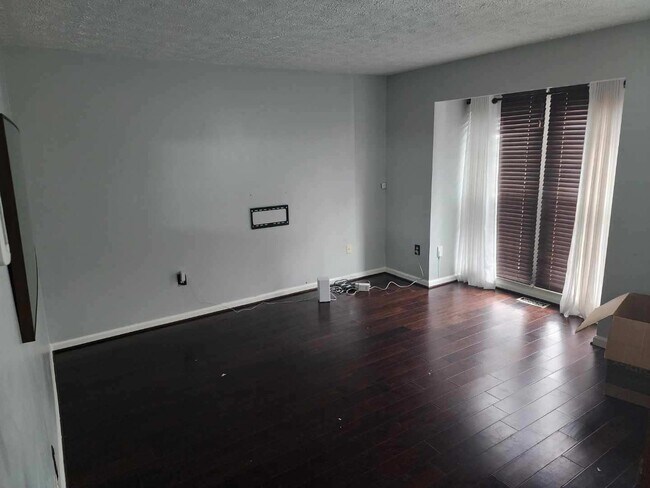 Foto del edificio - 11803 Maren Ct
