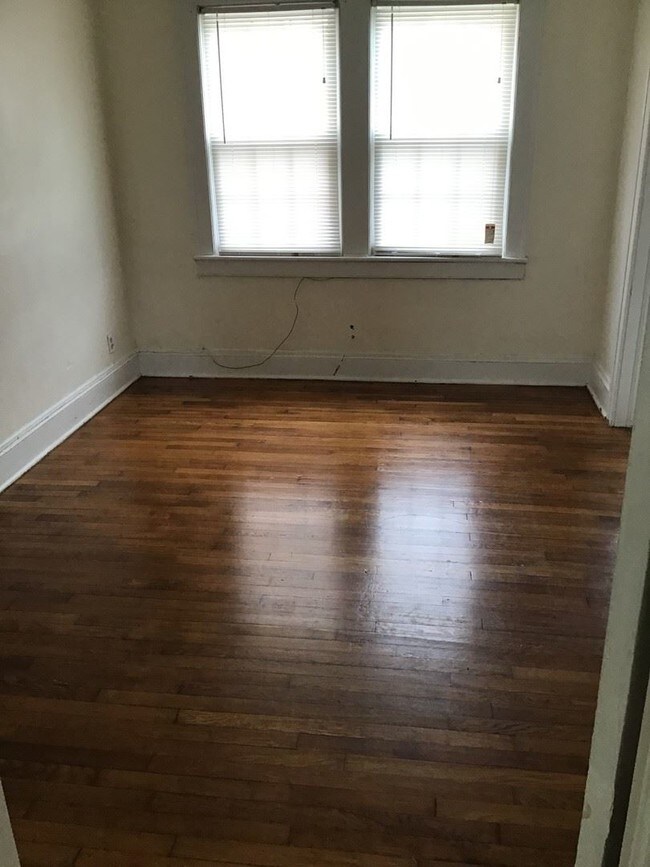 Building Photo - 9600 Sherwood Pl