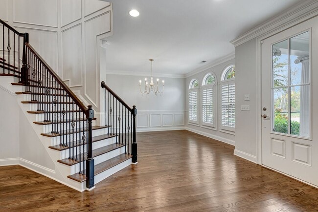 Building Photo - Executive Rental in Westhaven