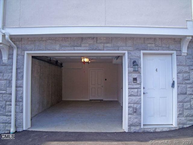 Building Photo - 1 Pine St