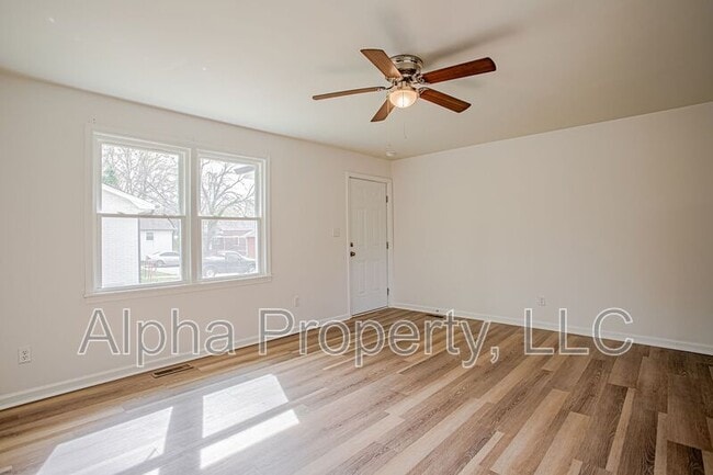 Building Photo - 19 Zet Ct