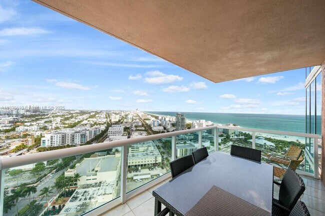 Foto del edificio - 300 S Pointe Dr