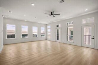 Building Photo - 1226 E 23rd St