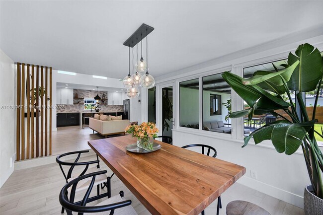 Building Photo - 7531 Miami View Dr