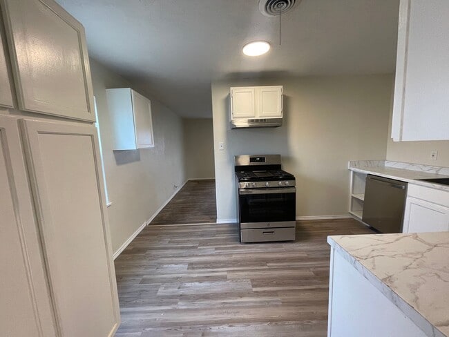 Foto del edificio - Updated 3/1.5 in Gables Neighborhood