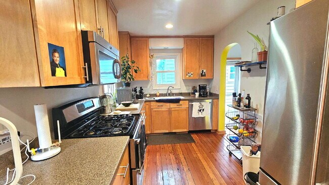 Foto del edificio - 3-Bedroom Oasis with 2 Full Baths in Saint Louis Park – 1,511 Sq. Ft. of Comfort 9/5.