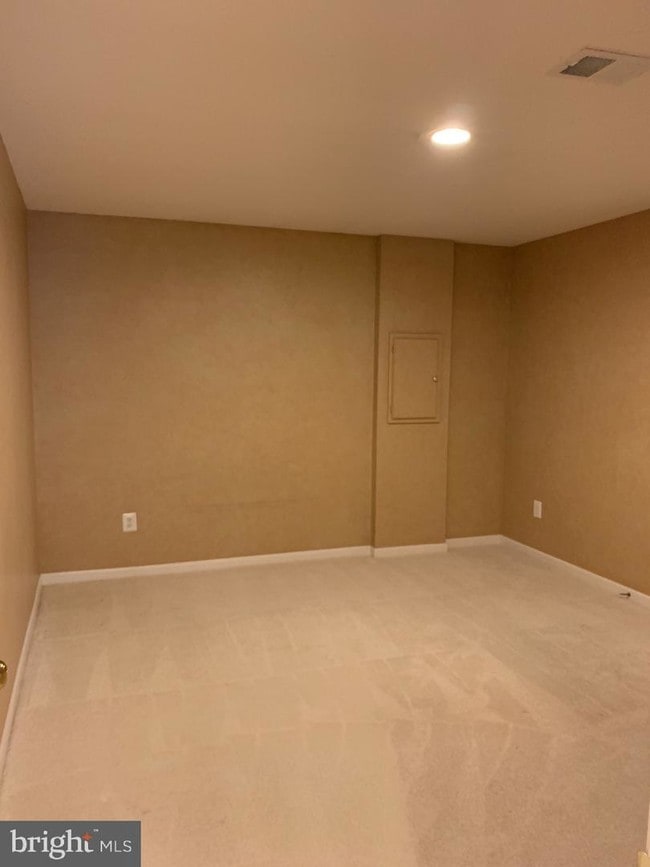 Building Photo - 47081 Glenaire Ct