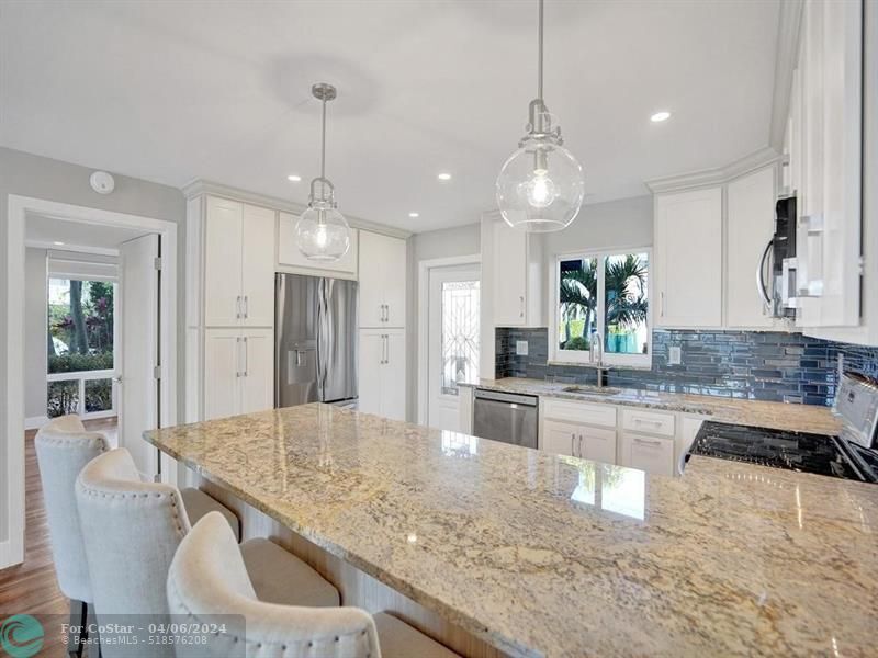 Foto principal - 2725 NE 32nd Ave