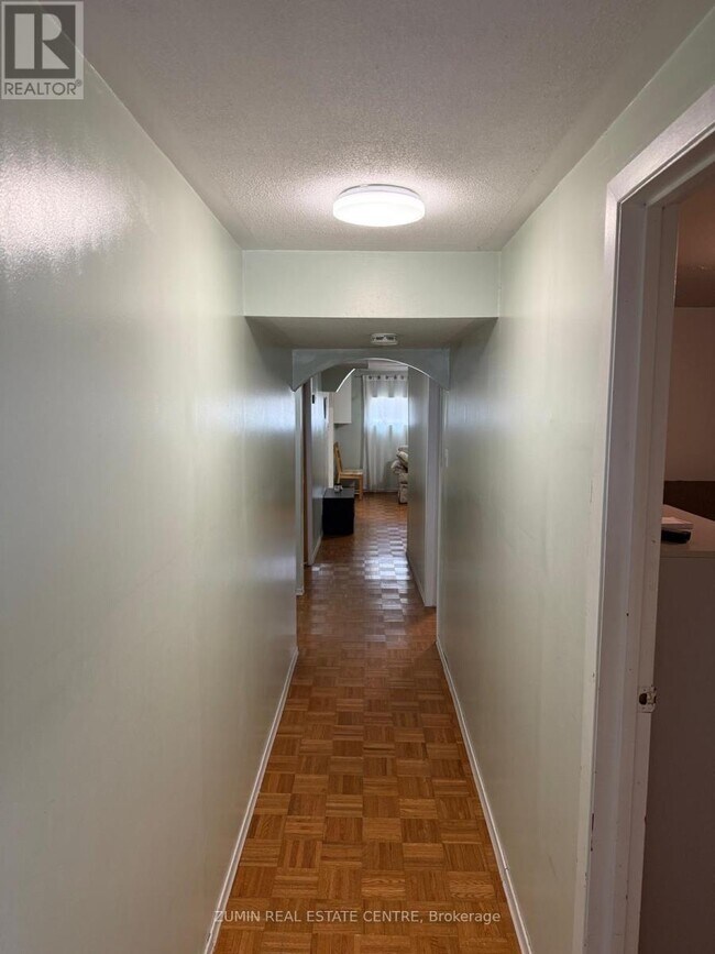Building Photo - 447 Archdekin Dr