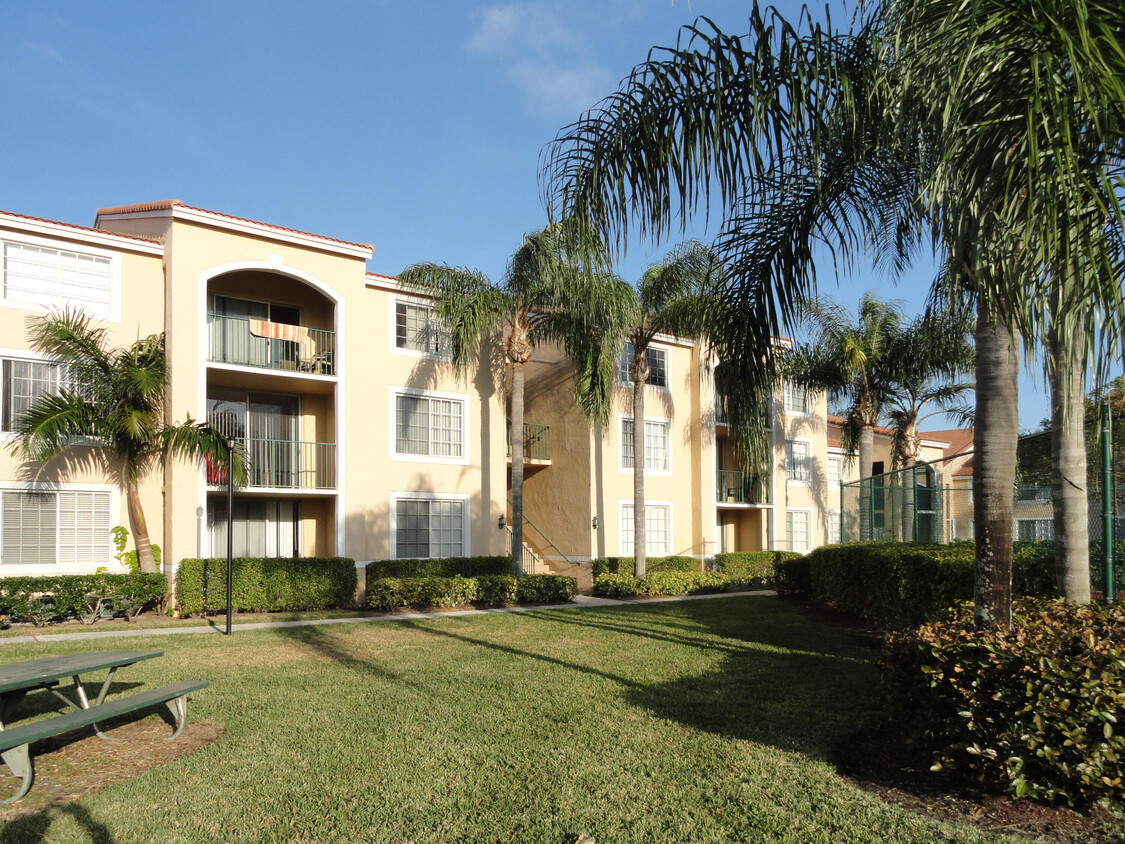 Primary Photo - 1733 Village Blvd