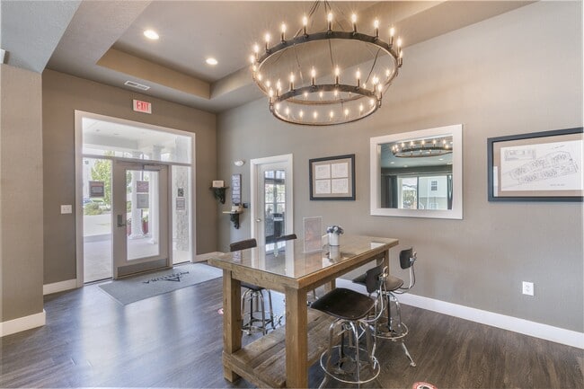 Building Photo - Aventura at Mid Rivers