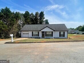 Building Photo - 320 Willow Springs Dr