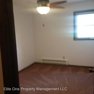 Building Photo - 2130 Meadow Ln