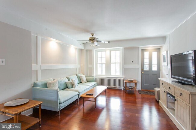 Building Photo - 235 Woodbine Ave