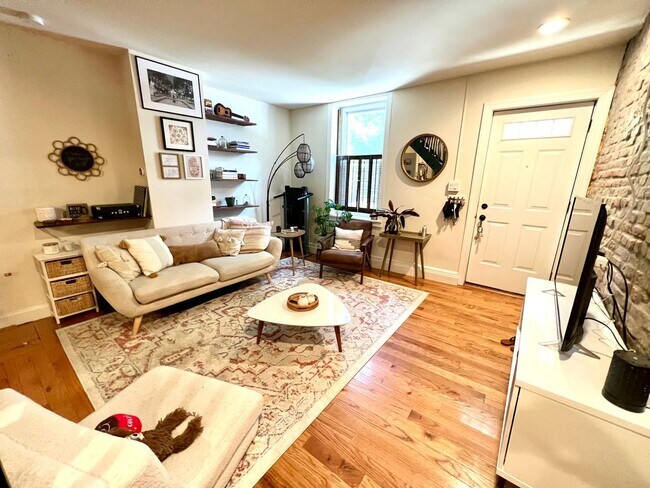 Foto del edificio - Beautiful 2-Bedroom Townhouse in Francisvi...