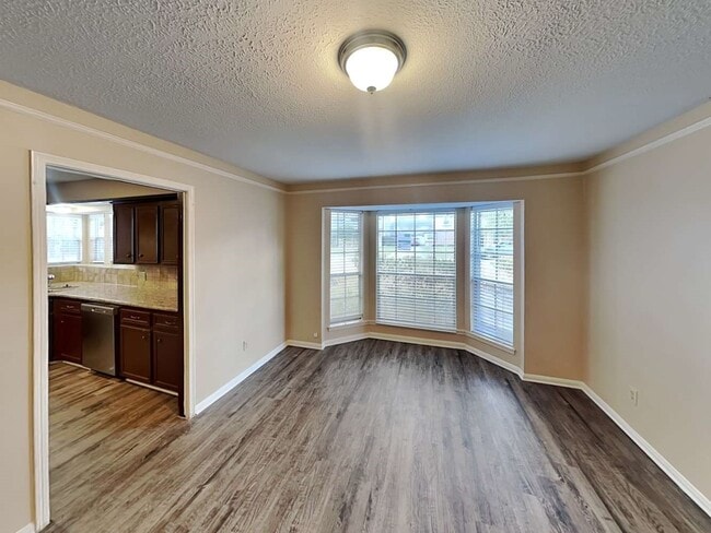Building Photo - 5702 Kiowa Timbers Dr