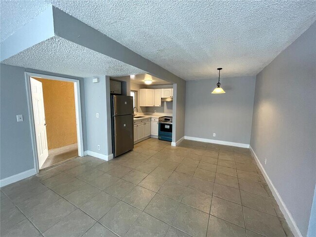 Foto del edificio - 7910 Taft St