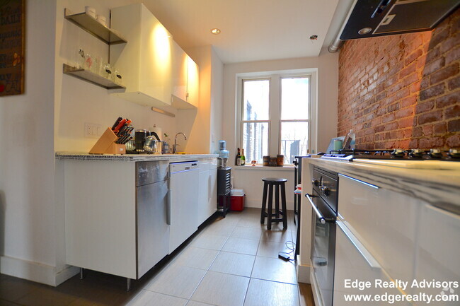 Building Photo - 5 Braemore Rd