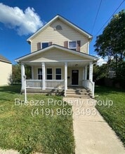 Building Photo - 906 E Bancroft St