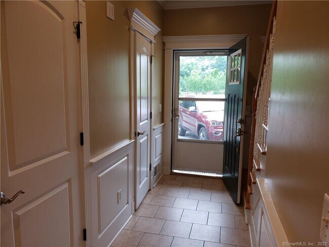 Building Photo - 38 Smith Ave